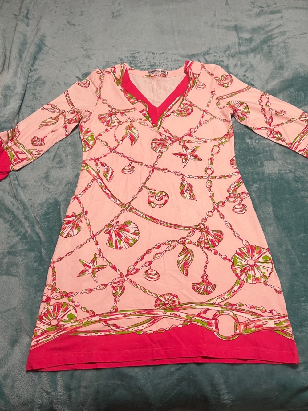 Pink Long Sleeve V-Neck Chain & Shell Print Dress